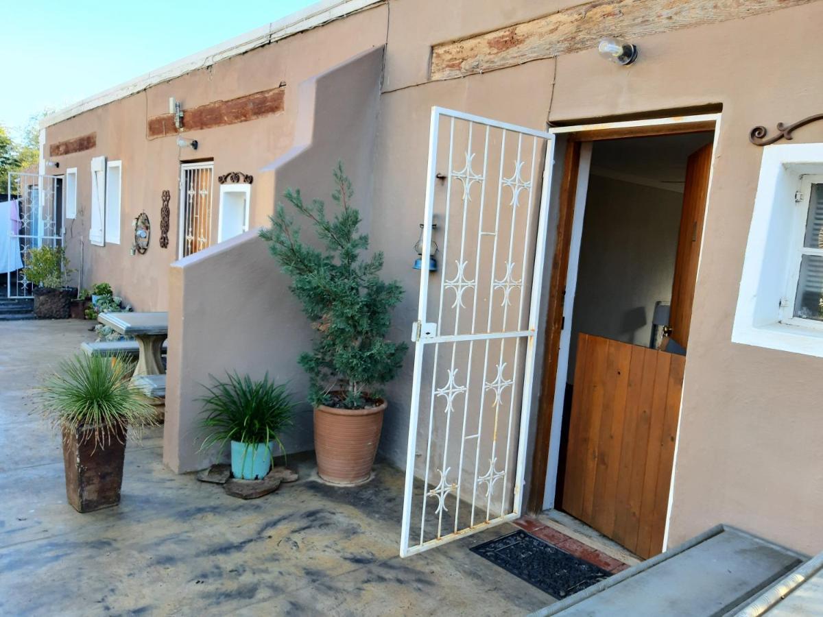 Carmel Villa B&B Or Self-Catering Calvinia Exterior photo